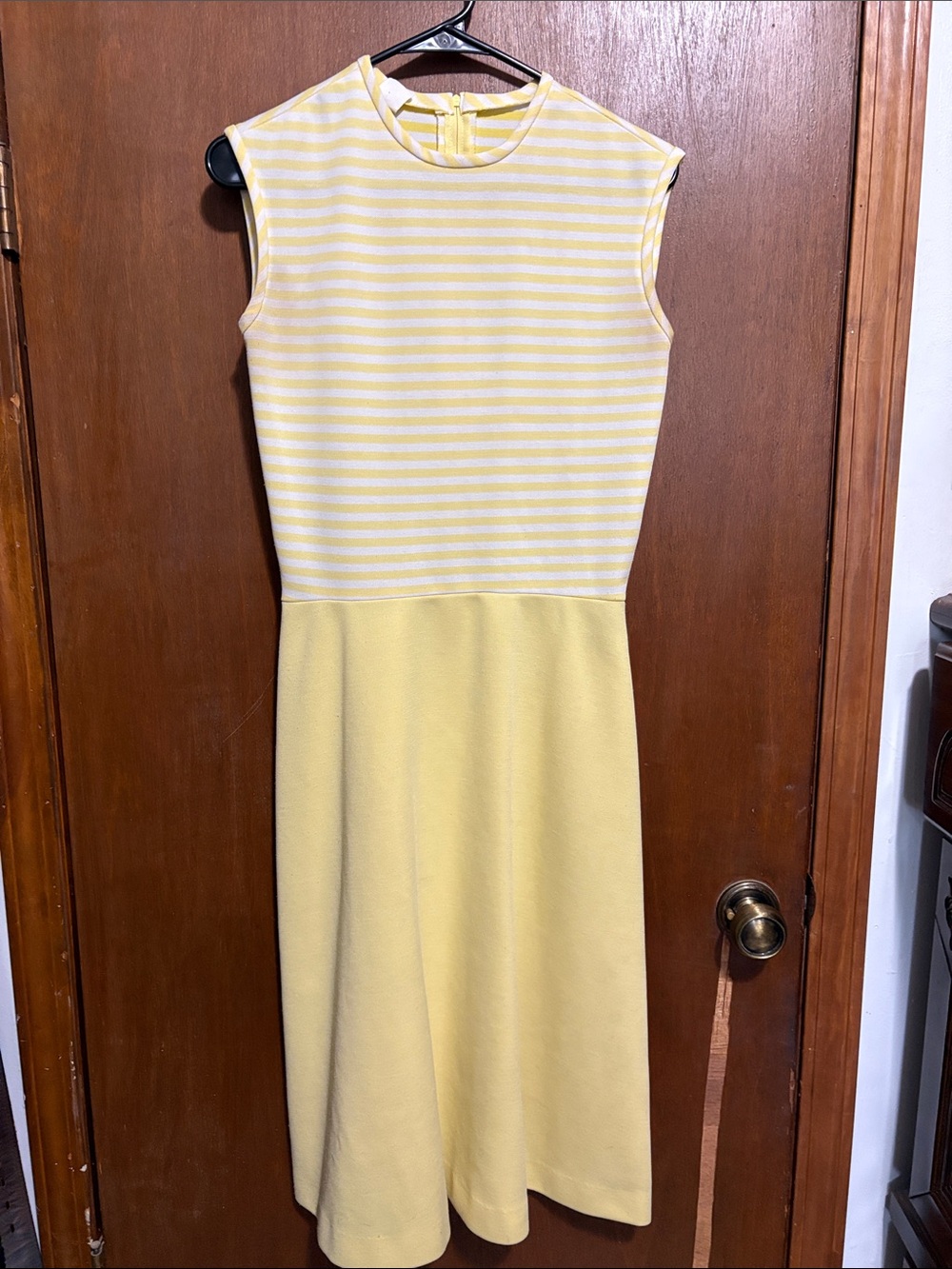 Vintage-60’s women’s Sleeveless Yellow Stripe Midi Dress